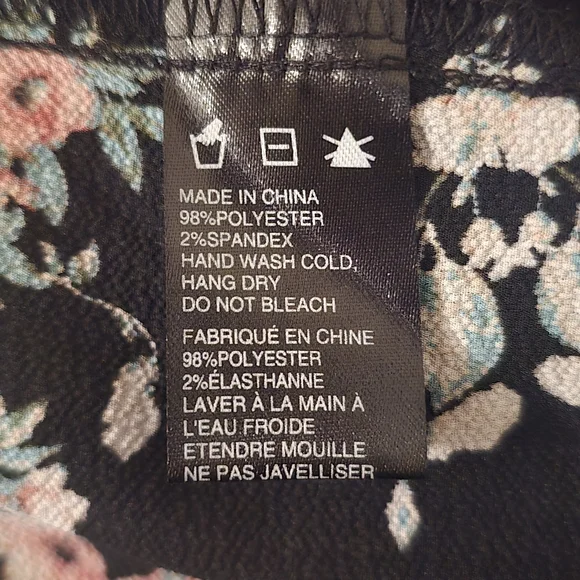 Paper Crane NWT Floral Off the Shoulder Boho Blouse Small - Picture 6 of 6